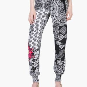 DESIGUAL OLASS Woven Cropped Jogger Pants Black Print W/ Embroidery SZ XL